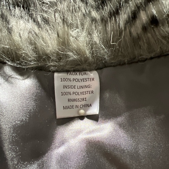 Unbranded faux fur vest. - Picture 9 of 9